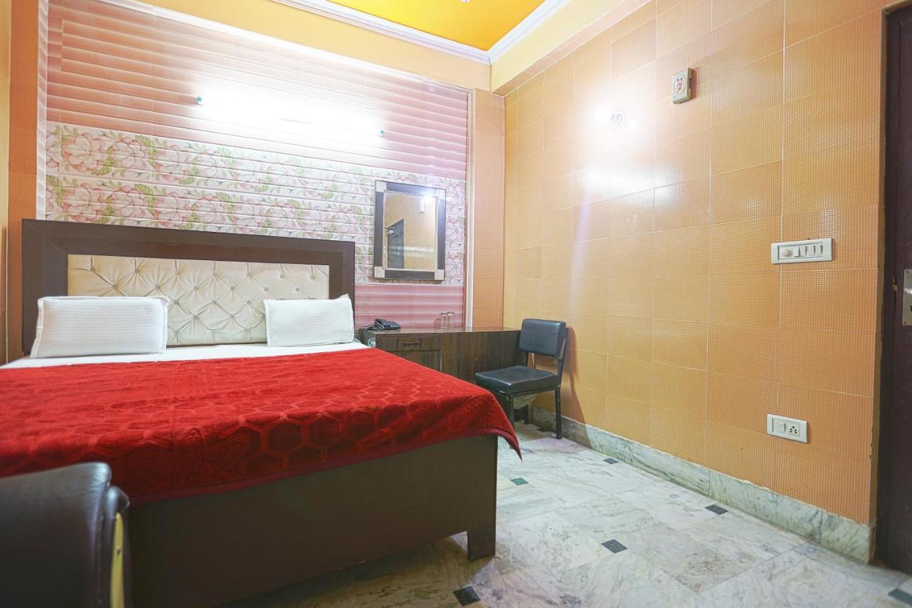 Spot On 43436 Hotel Mannat Spot Moradabad Eksteriør billede